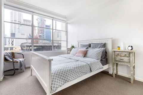 NEW! A Comfy & Stylish Apt Next To Darling Harbour - Accommodation Coffs Harbour 0
