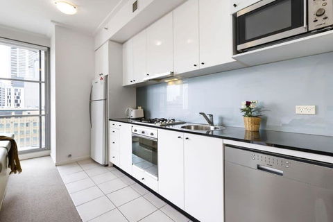 NEW! A Comfy & Stylish Apt Next To Darling Harbour - Accommodation Coffs Harbour 3