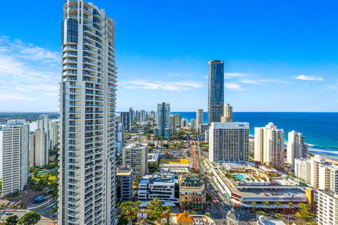 NEW Chevron Ocean Views Central Surfers. - Accommodation Coffs Harbour 3