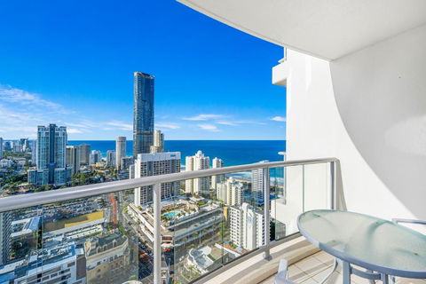 NEW Chevron Ocean Views Central Surfers. - Accommodation Coffs Harbour 0