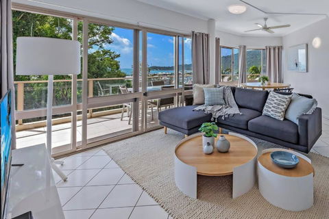 NEW! Gorgeous 2BR Apartment With Stunning Ocean Views! - Accommodation Coffs Harbour 0