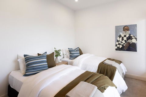NEW Pleasant View Stays TORQUAY - Accommodation Coffs Harbour 2