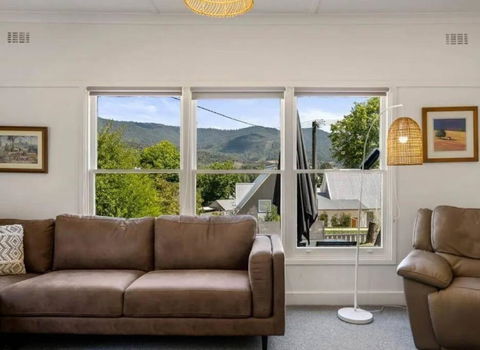 Mount Beauty 3BR Home - Accommodation Coffs Harbour 3