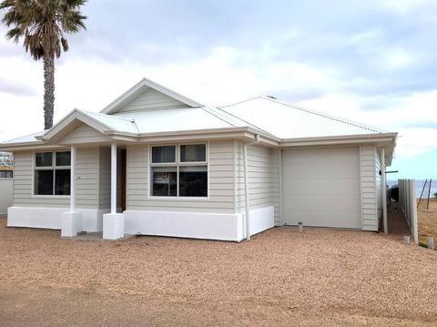 North Beach Hamptons - Accommodation Coffs Harbour 1