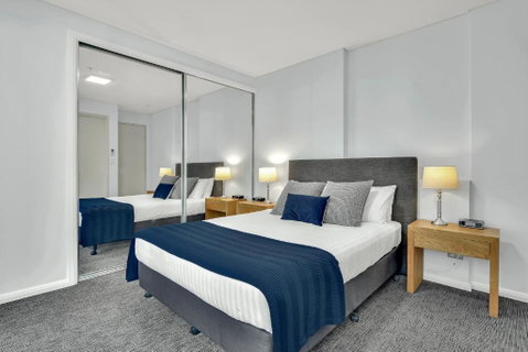 North Sydney Large Two Bedroom MIL2302 - Accommodation Coffs Harbour 1