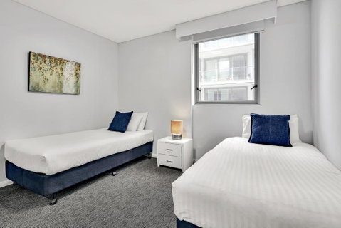 North Sydney Large Two Bedroom MIL2302 - Accommodation Coffs Harbour 2