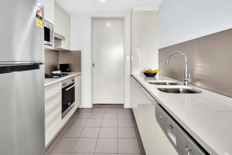 North Sydney Large Two Bedroom MIL2302 - Accommodation Coffs Harbour 3