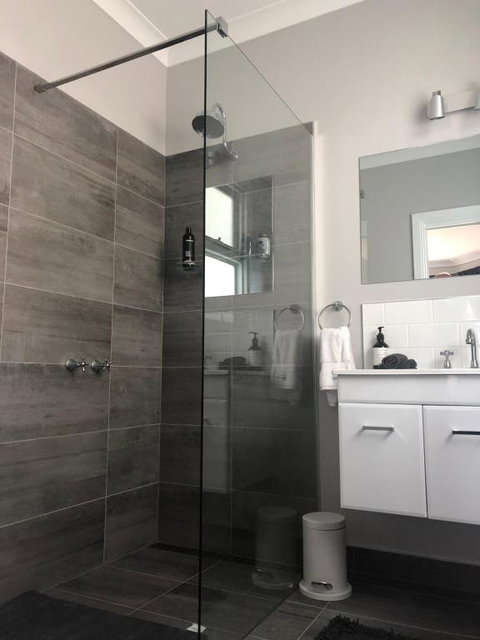 Number 10 -King Bed With Breakfast - Accommodation Coffs Harbour 1