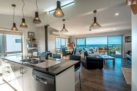 Ocean Sunrise - Accommodation Coffs Harbour 2