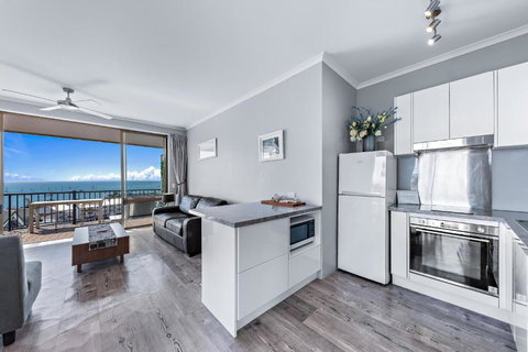 OCEAN VIEWS 16 Pool & Spa Wi-FI - Accommodation Coffs Harbour 2