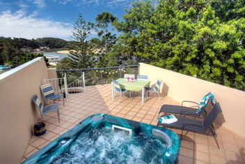 Oceanview 6 With Rooftop Terrace & Spa with Accommodation Coffs Harbour