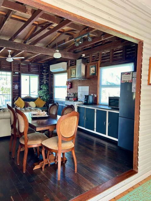 Omaroo - Town Of 1770 - Accommodation Coffs Harbour 3