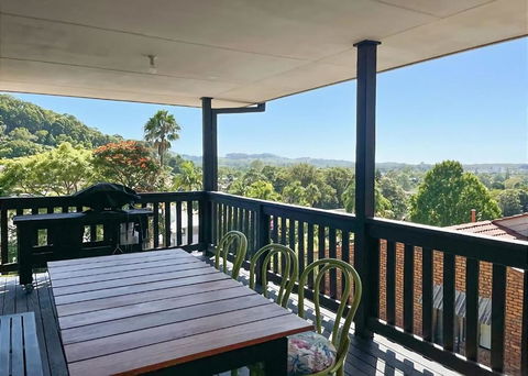 On The Hillside - Accommodation Coffs Harbour 0