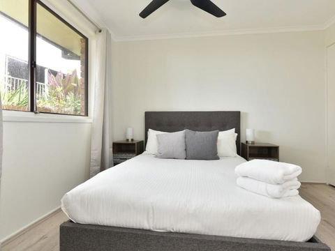 On The Lake At Fishing Point - Accommodation Coffs Harbour 3