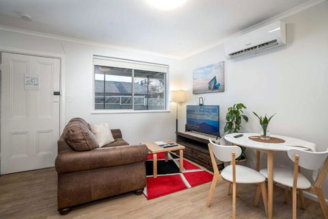 One-Bedroom Apartment On Summer - Accommodation Coffs Harbour 1