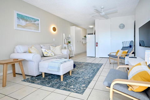 Our Beach Retreat - Pool, Bbq, Coastal Walks ZH5 - Accommodation Coffs Harbour 3