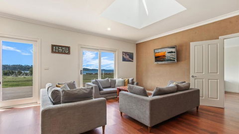 Peninsula At Metung - Access By Boat Only - Accommodation Coffs Harbour 3