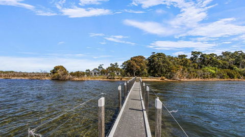 Peninsula At Metung - Access By Boat Only - Accommodation Coffs Harbour 1