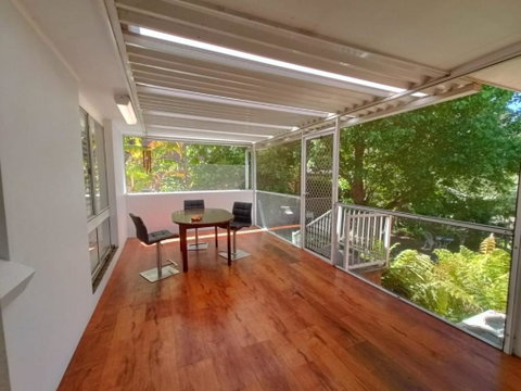 Peaceful Room In Modern And Spacious Baulkham Hills Home - BH2 - Accommodation Coffs Harbour 3