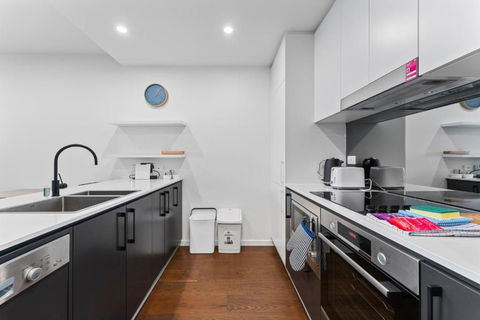 Perfect Location 1-Bed With Balcony, BBQ & Parking - Accommodation Coffs Harbour 1