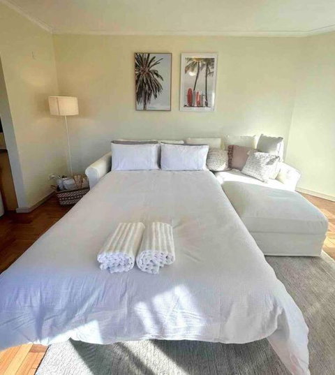 Perfect Manly Retreat, In The Heart Of Manly, Family & Couple Friendly Apartment With CAR SPOT - Accommodation Coffs Harbour 3