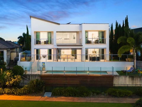 Perfect Summer Lake House - Accommodation Coffs Harbour 0