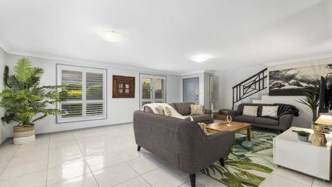 Pet - Friendly, Sleeps 4, 1 5 Bathrooms, Outdoor Sau - Accommodation Coffs Harbour 2