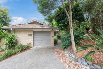 Pet Friendly, Telsa Charger, Sleeps 6, Bbq with Accommodation Coffs Harbour