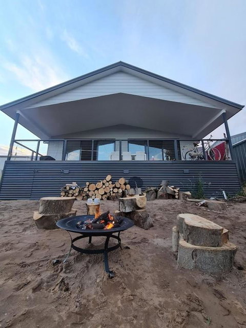 PIECE OF PARADISE, Huge 4 Bedroom Haven - Accommodation Coffs Harbour 1
