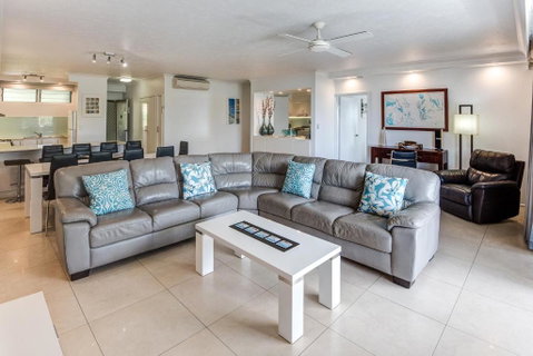 POINCIANA 101 HAMILTON ISLAND CENTRALLY LOCATED 3 BEDROOM, Plus BUGGY!! - Accommodation Coffs Harbour 2