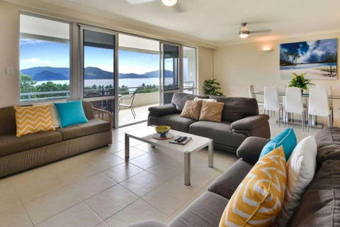 Poinciana Lodges - Ocean Views - Accommodation Coffs Harbour 2