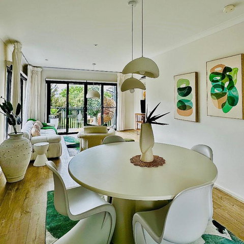 Position Perfection- Mornington - Accommodation Coffs Harbour 0