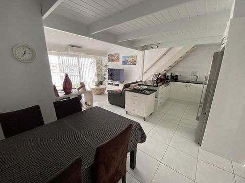 Port Lincoln Marina Waterfront Apartment - Accommodation Coffs Harbour 2