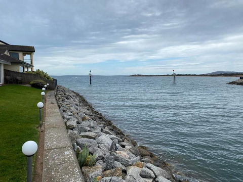 Port Lincoln Marina Waterfront Apartment - Accommodation Coffs Harbour 1