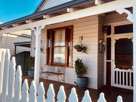 Railway Cottage - Accommodation Coffs Harbour 2