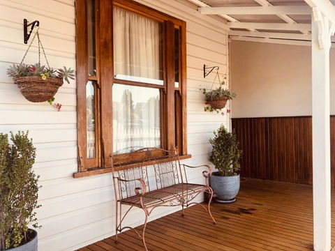 Railway Cottage - Accommodation Coffs Harbour 1