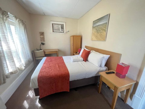 Princes Lodge Motel - Accommodation Coffs Harbour 2