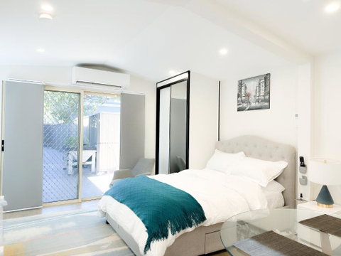 Private, Local Living Studio In Mascot, Airport - Accommodation Coffs Harbour 0
