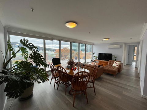 Private Room With Ensuite In The CBD - Accommodation Coffs Harbour 0