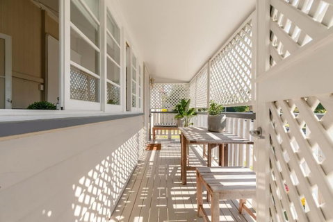 Quaint & Cosy 1 Bedroom Apartment In Queenslander. - Accommodation Coffs Harbour 0