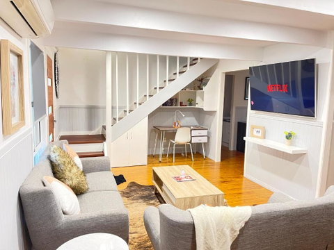 Quiet, Cozy And Calm 3 Bedroom House. - Accommodation Coffs Harbour 0
