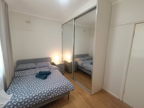 Quiet Room With Air Conditioning - E4 - Accommodation Coffs Harbour 1