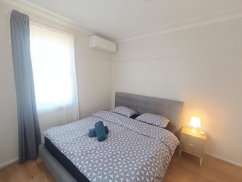 Quiet Room With Air Conditioning - E4 - Accommodation Coffs Harbour 2