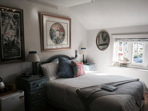 Assemblage Boutique Art B & B - Accommodation Coffs Harbour 1