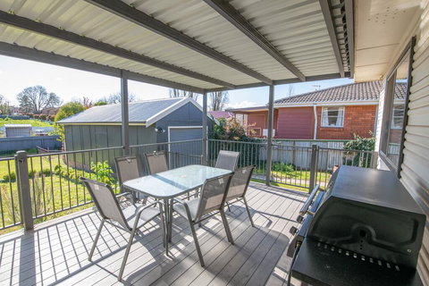 Autumn St - Trendy East Orange - Near CBD - Accommodation Coffs Harbour 3