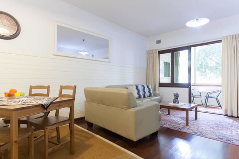 B2 Broadway Abode Close To Swan River, UWA & Hospitals - Accommodation Coffs Harbour 1