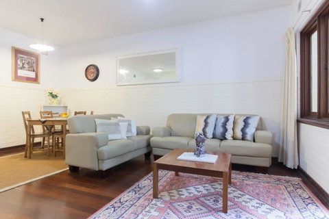 B2 Broadway Abode Close To Swan River, UWA & Hospitals - Accommodation Coffs Harbour 0