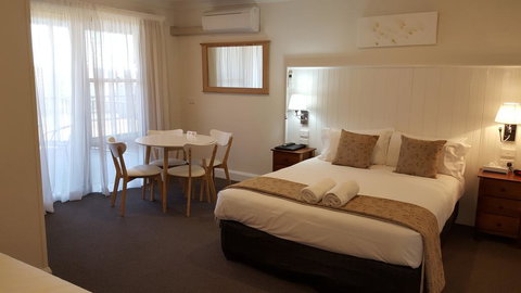Bathurst Gold Panner - Accommodation Coffs Harbour 0