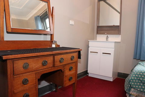 Bayview Hotel - Batemans Bay - Accommodation Coffs Harbour 1