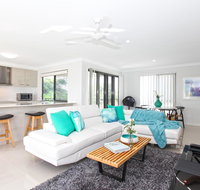 Beach Breeze Holiday House - Accommodation Coffs Harbour